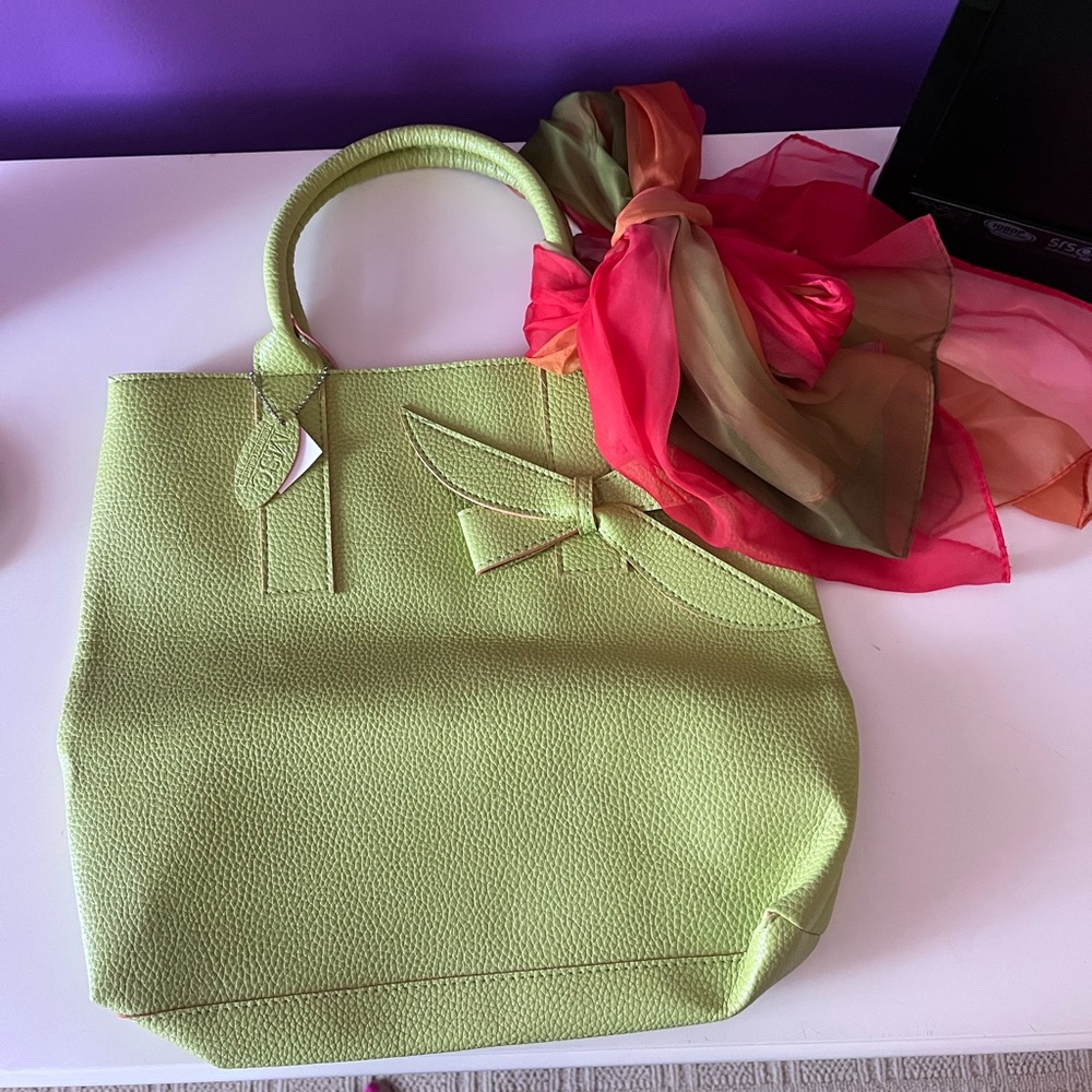 Pastel Green Canvas Tote Bag with Classic Design